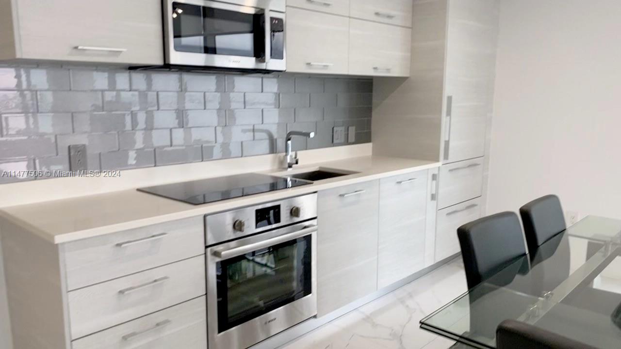 Miami, Florida 33137, 1 Bedroom Bedrooms, ,2 BathroomsBathrooms,Residentiallease,For Rent,A11477506