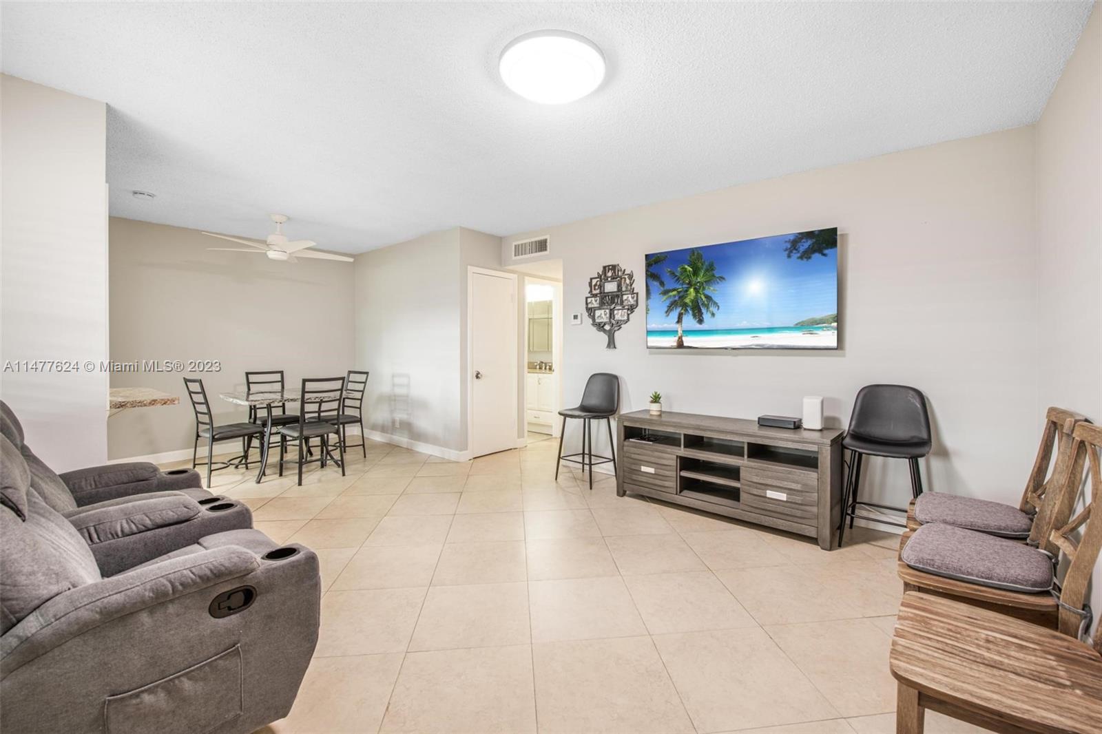 5300 Washington St D308, Hollywood, Florida 33021, 2 Bedrooms Bedrooms, ,1 BathroomBathrooms,Residential,For Sale,5300 Washington St D308,A11477624