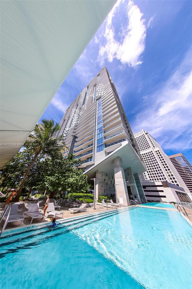 BEAUTIFUL 1/1.5 UNIT CENTRALLY LOCATED AT THE DESIRABLE BRICKELL CITY CENTER, LOTS OF  ENTERTAINMENT AROUND. WALKING DISTANCE FROM SHOPPING CENTER, MOVIE THEATER, BARS, RESTAURANTS, AND JUST MINUTES FROM AIRPORT, SOUTH BEACH, WYNWOOD, AND MORE. 
UNIT RENTED UNTIL 09/30/2024.