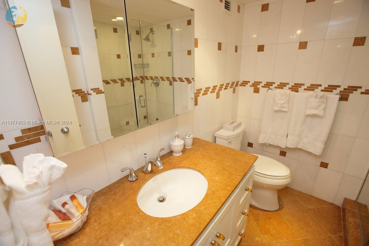 5225 Collins Ave 1208, Miami Beach, Florida 33140, 2 Bedrooms Bedrooms, ,2 BathroomsBathrooms,Residential,For Sale,5225 Collins Ave 1208,A11477463