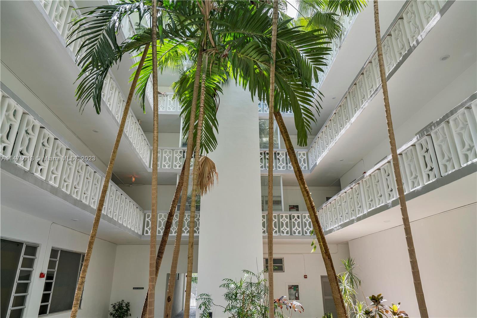 9700 E Bay Harbor Dr 505, Bay Harbor Islands, Florida 33154, 1 Bedroom Bedrooms, ,1 BathroomBathrooms,Residential,For Sale,9700 E Bay Harbor Dr 505,A11478013