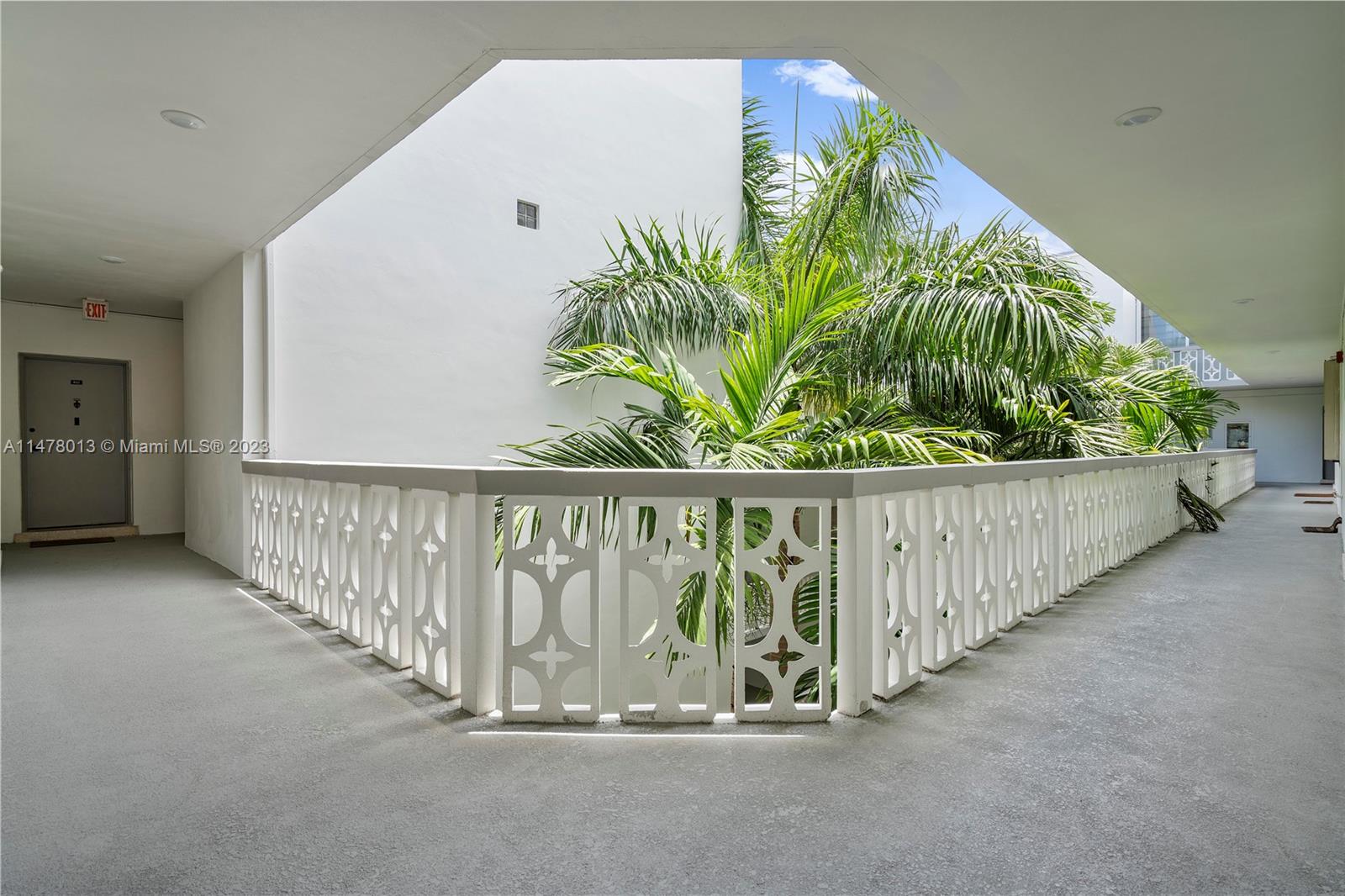9700 E Bay Harbor Dr 505, Bay Harbor Islands, Florida 33154, 1 Bedroom Bedrooms, ,1 BathroomBathrooms,Residential,For Sale,9700 E Bay Harbor Dr 505,A11478013