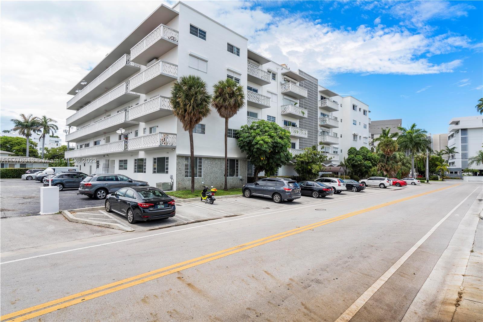 9700 E Bay Harbor Dr 505, Bay Harbor Islands, Florida 33154, 1 Bedroom Bedrooms, ,1 BathroomBathrooms,Residential,For Sale,9700 E Bay Harbor Dr 505,A11478013