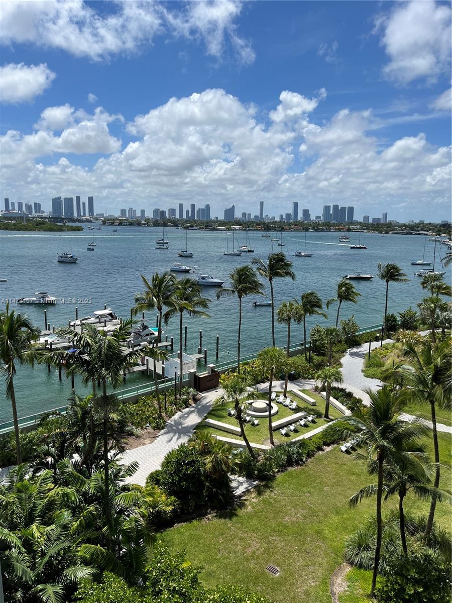 Furnished 1bed/1bath apartment with balcony overlooking Biscayne Bay. 
Flamingo Point offers a fitness club, spa, resort style pool with cabanas, restaurants and much more. 
Please call listing agent for showings.
Exit cleaning fee $250.00. $500.00 non refundable pet fee. 
Available for 6 months starting June. Rental rate may vary according to the season.
