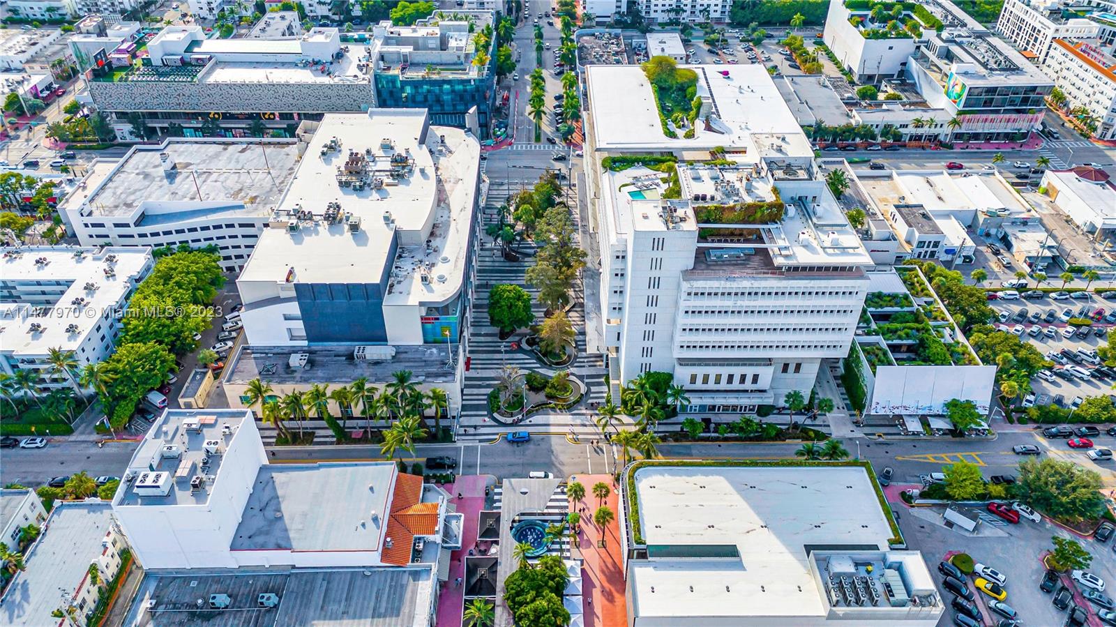 Lincoln Road in the center, property is to the right.