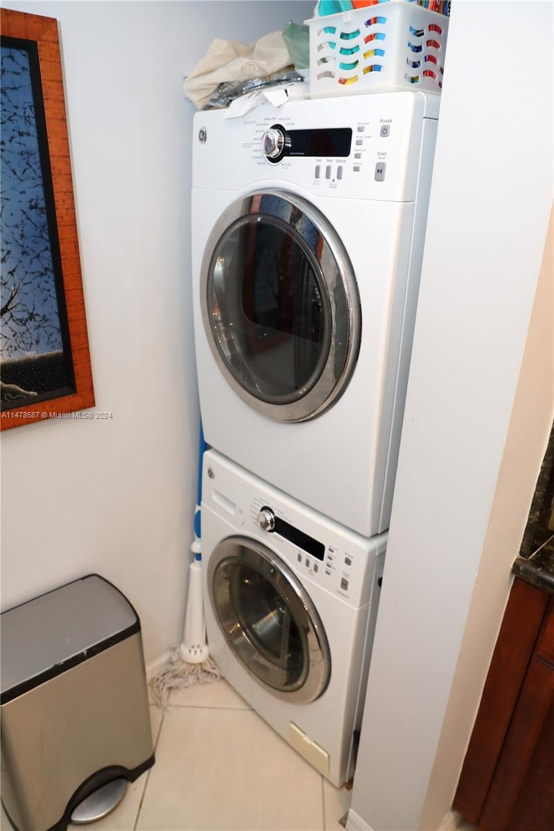 347 New River Dr, Fort Lauderdale, FL, 33301 United States, 2 Bedrooms Bedrooms, ,2 BathroomsBathrooms,Residential,For Sale,New River Dr,A11478587