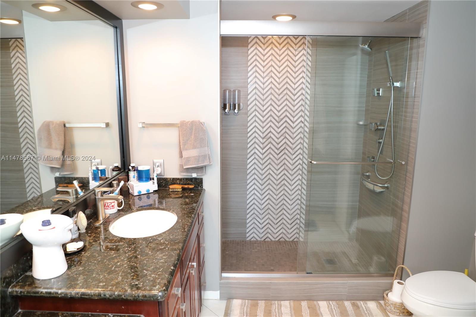 347 New River Dr, Fort Lauderdale, FL, 33301 United States, 2 Bedrooms Bedrooms, ,2 BathroomsBathrooms,Residential,For Sale,New River Dr,A11478587