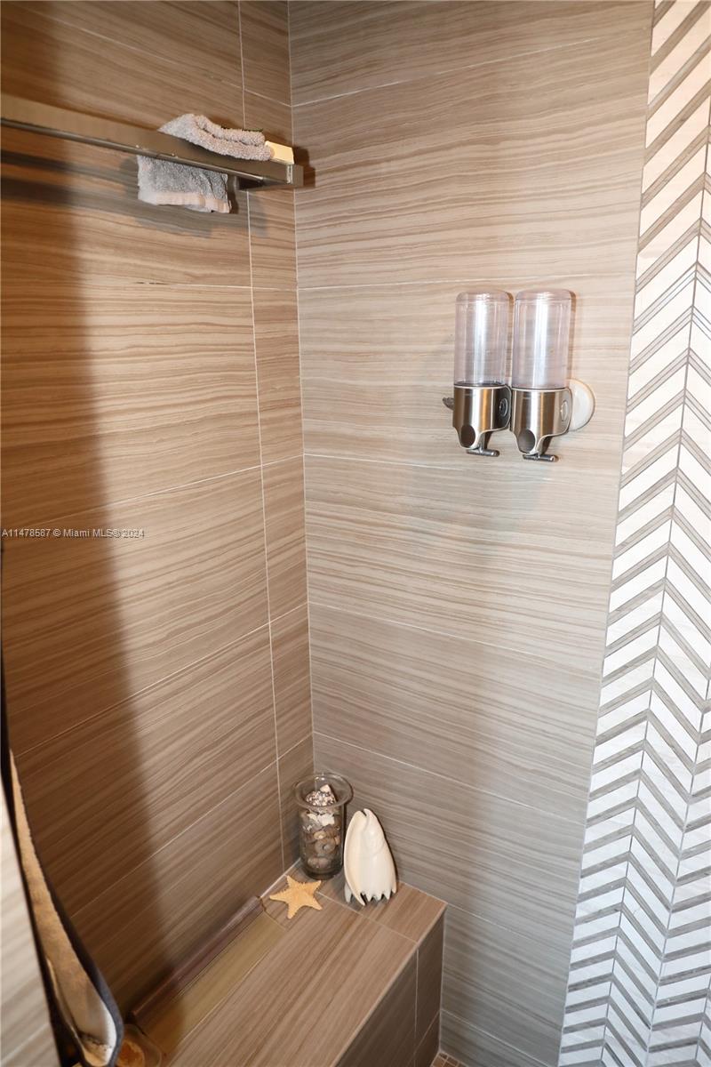 347 New River Dr, Fort Lauderdale, FL, 33301 United States, 2 Bedrooms Bedrooms, ,2 BathroomsBathrooms,Residential,For Sale,New River Dr,A11478587