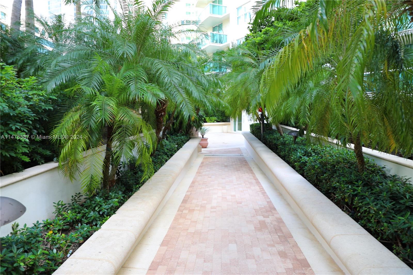 347 New River Dr, Fort Lauderdale, FL, 33301 United States, 2 Bedrooms Bedrooms, ,2 BathroomsBathrooms,Residential,For Sale,New River Dr,A11478587