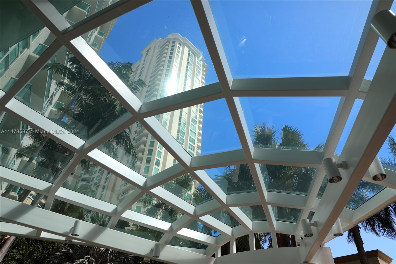 347 New River Dr, Fort Lauderdale, FL, 33301 United States, 2 Bedrooms Bedrooms, ,2 BathroomsBathrooms,Residential,For Sale,New River Dr,A11478587