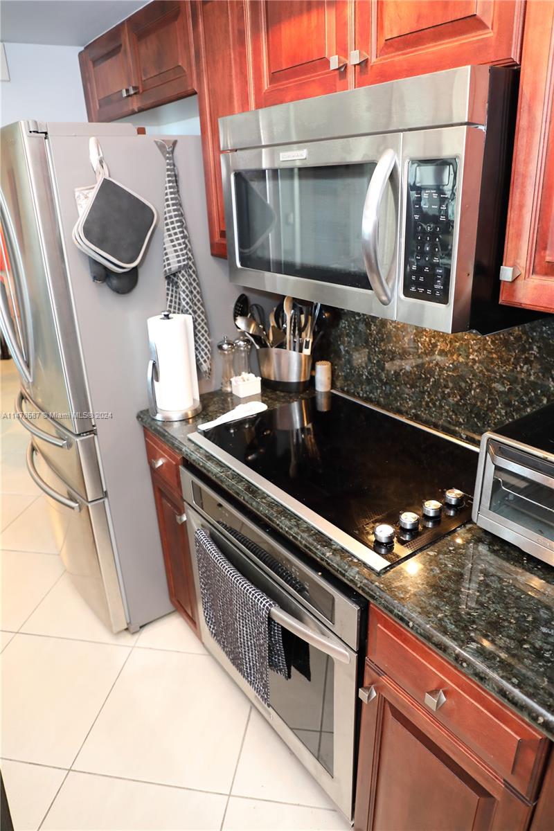 347 New River Dr, Fort Lauderdale, FL, 33301 United States, 2 Bedrooms Bedrooms, ,2 BathroomsBathrooms,Residential,For Sale,New River Dr,A11478587