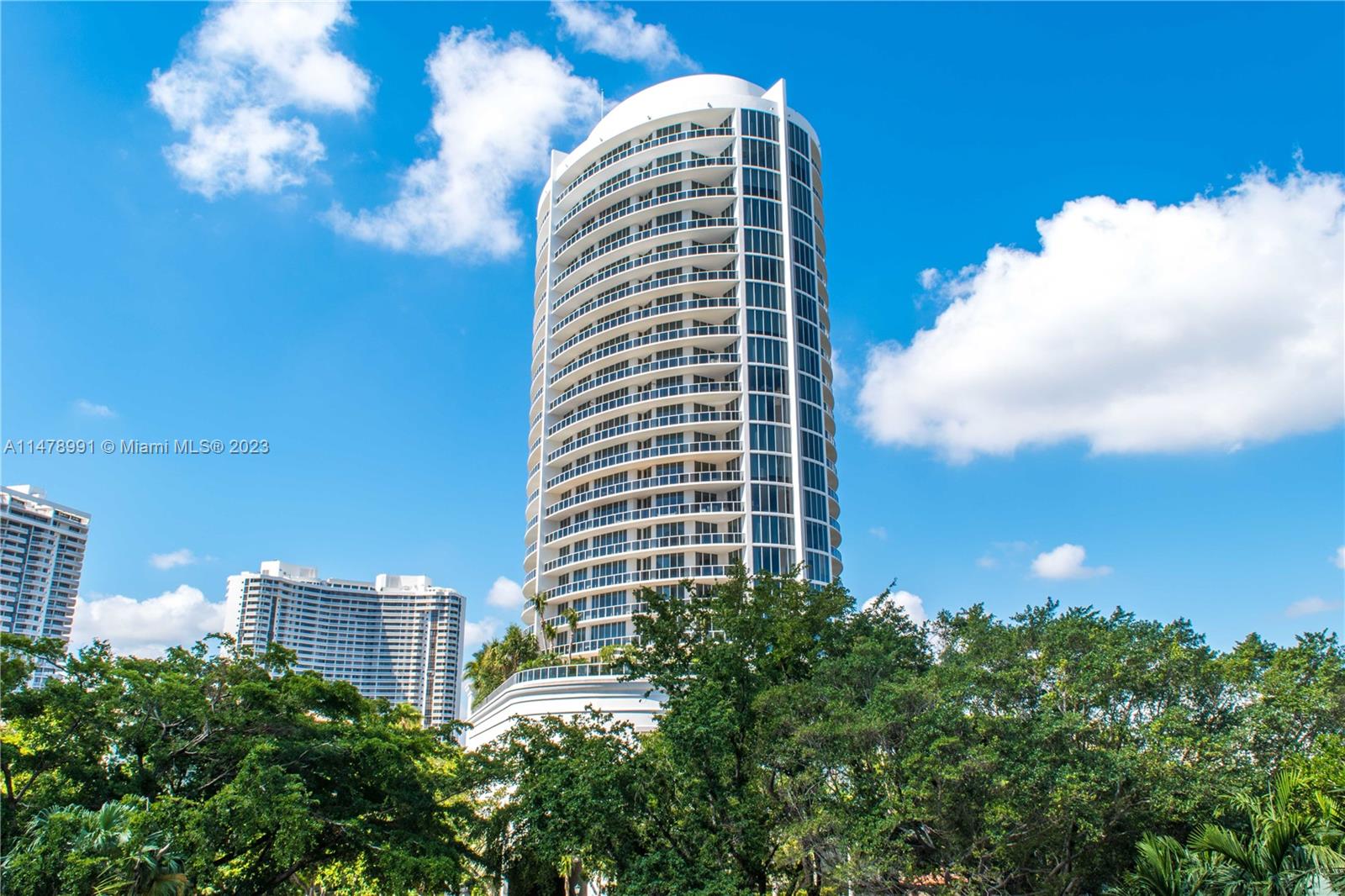 4000 Island Blvd, Aventura, FL, 33160 United States, 3 Bedrooms Bedrooms, ,2 BathroomsBathrooms,Residential,For Sale,Island Blvd,A11478991