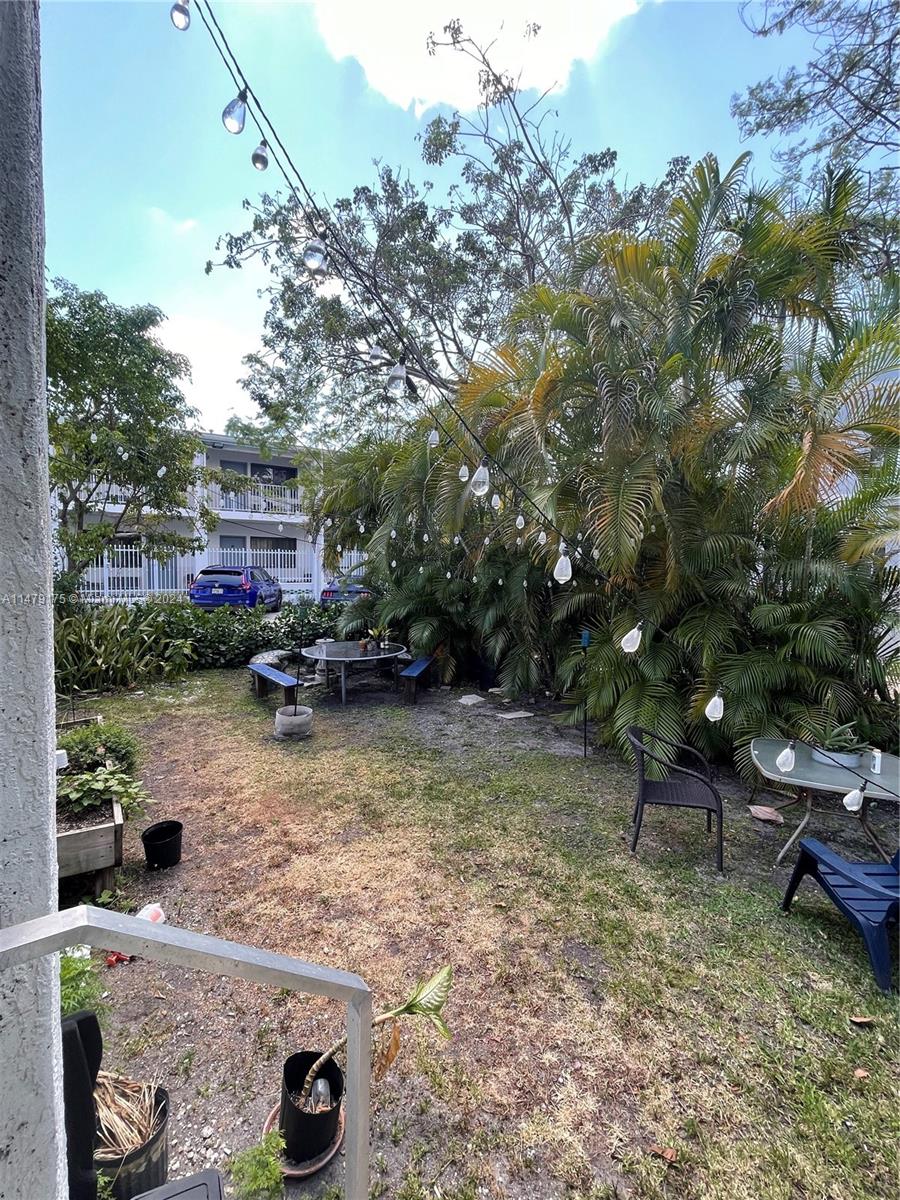 576 NE 63rd St 3, Miami, Florida 33138, 2 Bedrooms Bedrooms, ,1 BathroomBathrooms,Residentiallease,For Rent,576 NE 63rd St 3,A11479175