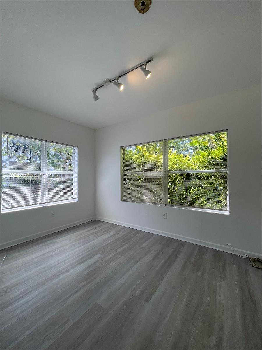 576 NE 63rd St 3, Miami, Florida 33138, 2 Bedrooms Bedrooms, ,1 BathroomBathrooms,Residentiallease,For Rent,576 NE 63rd St 3,A11479175