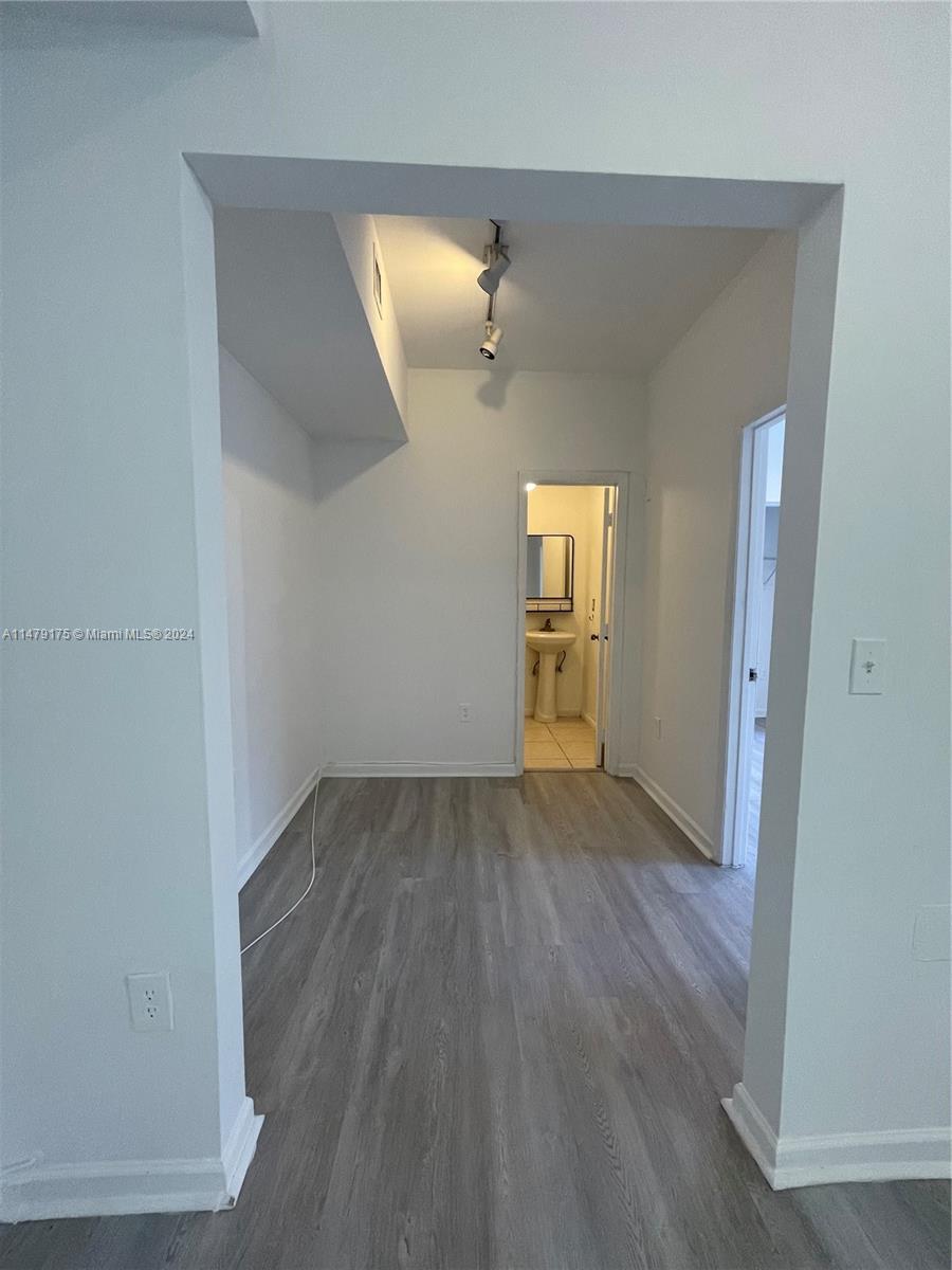 576 NE 63rd St 3, Miami, Florida 33138, 2 Bedrooms Bedrooms, ,1 BathroomBathrooms,Residentiallease,For Rent,576 NE 63rd St 3,A11479175