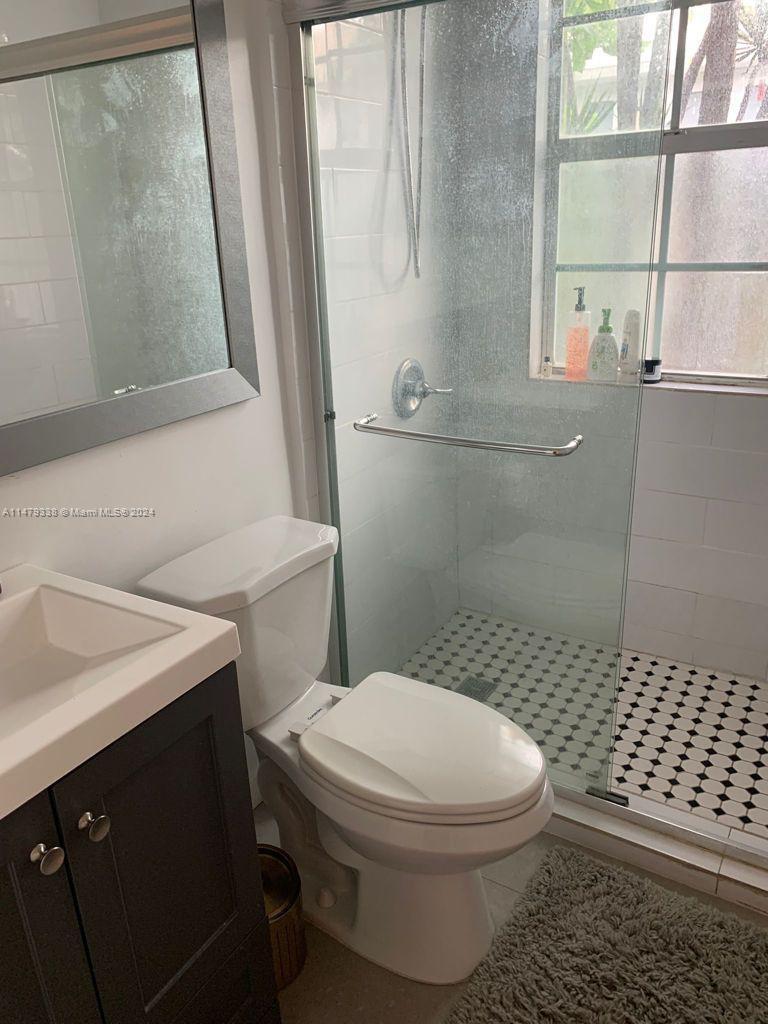 940 7th St 940B, Miami Beach, Florida 33139, 2 Bedrooms Bedrooms, ,1 BathroomBathrooms,Residential,For Sale,940 7th St 940B,A11479338