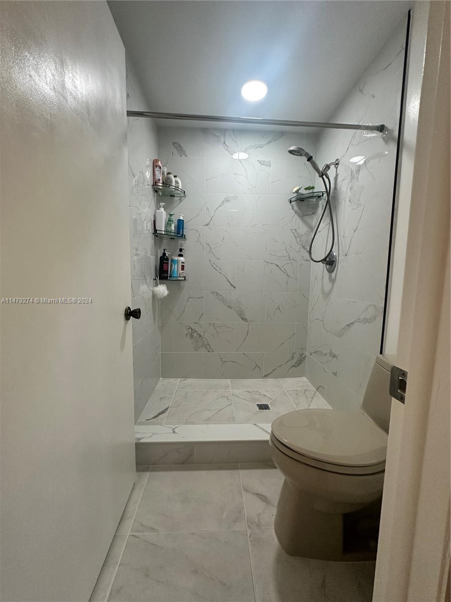 10597 E Clairmont Cir 212, Tamarac, Florida 33321, 2 Bedrooms Bedrooms, ,2 BathroomsBathrooms,Residential,For Sale,10597 E Clairmont Cir 212,A11479274