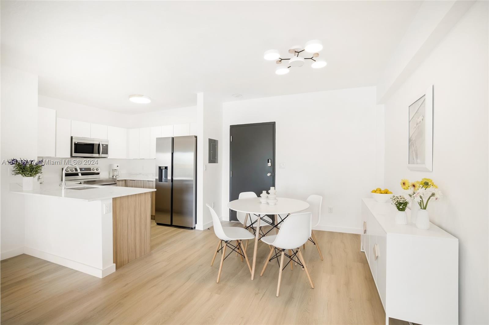 9881 E Bay Harbor Dr 302, Bay Harbor Islands, Florida 33154, 1 Bedroom Bedrooms, ,1 BathroomBathrooms,Residentiallease,For Rent,9881 E Bay Harbor Dr 302,A11479707