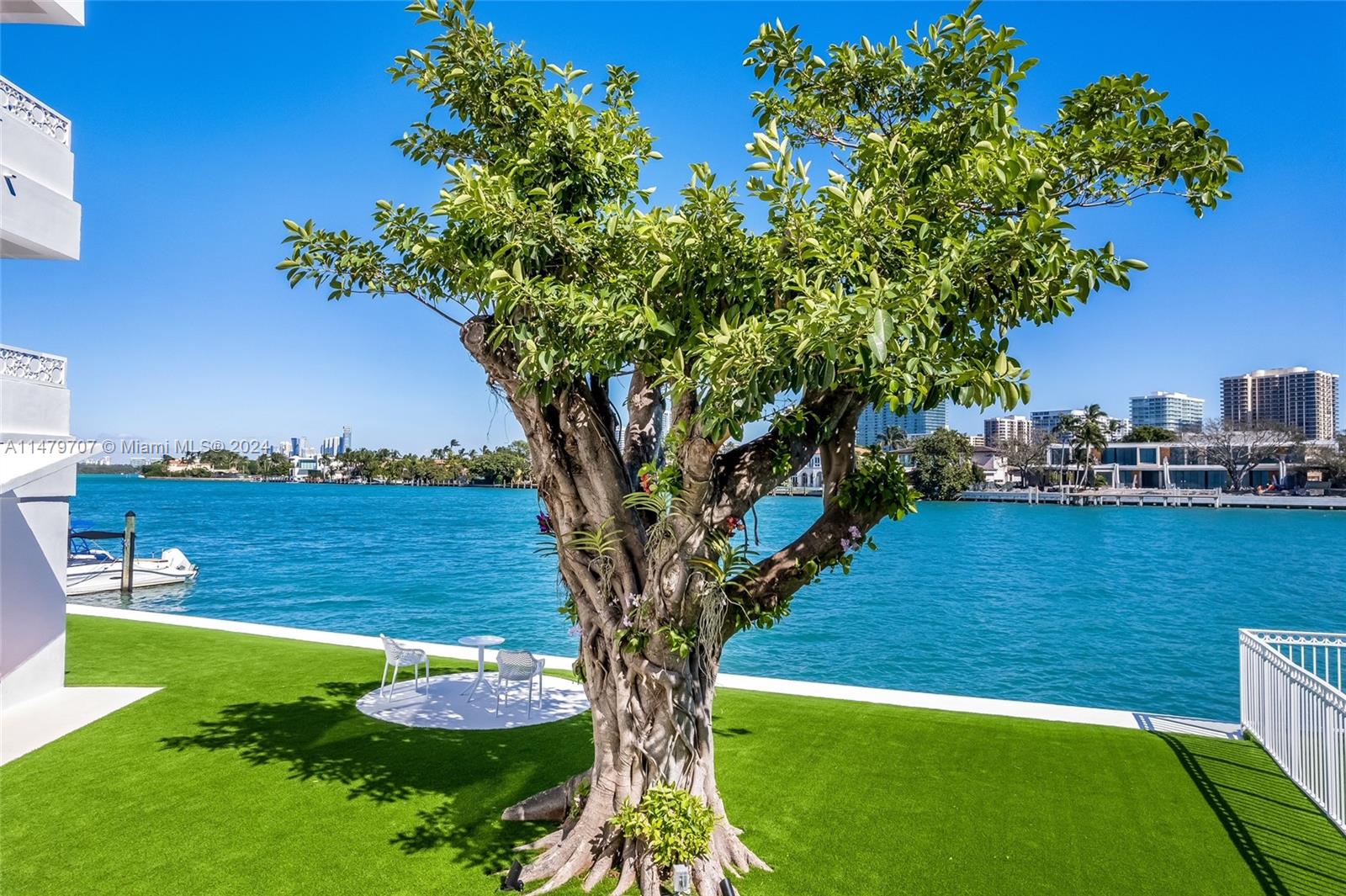 9881 E Bay Harbor Dr 302, Bay Harbor Islands, Florida 33154, 1 Bedroom Bedrooms, ,1 BathroomBathrooms,Residentiallease,For Rent,9881 E Bay Harbor Dr 302,A11479707