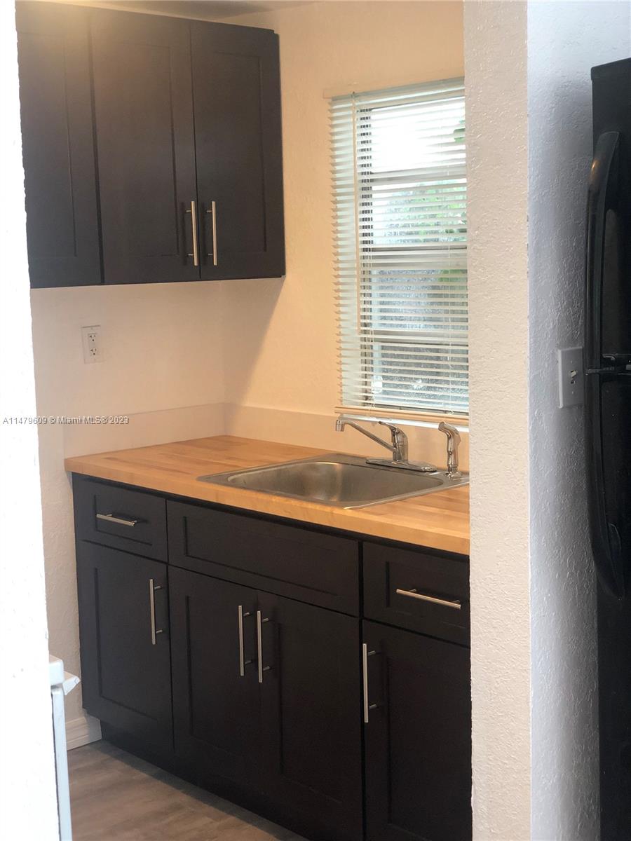 5738 Garfield St B, Hollywood, Florida 33021, 1 Bedroom Bedrooms, ,1 BathroomBathrooms,Residentiallease,For Rent,5738 Garfield St B,A11479609