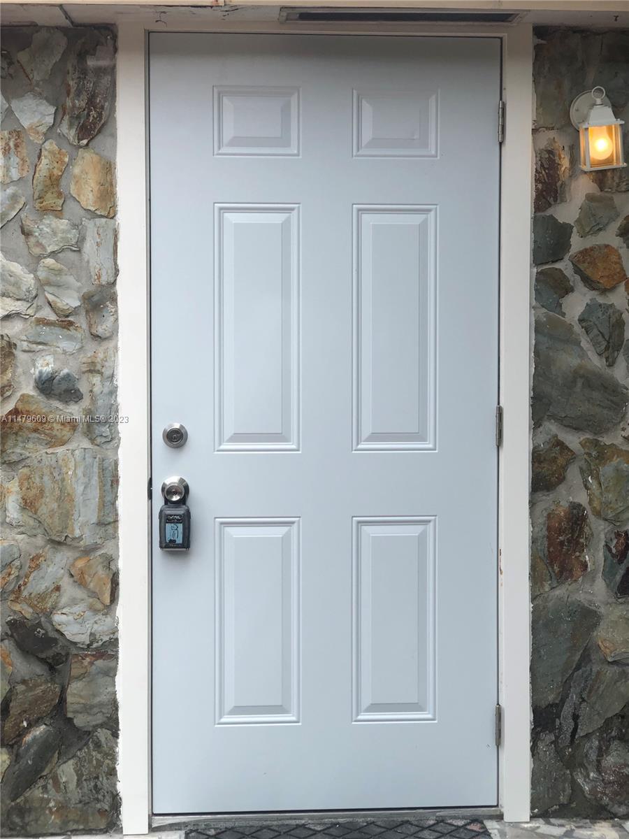 5738 Garfield St B, Hollywood, Florida 33021, 1 Bedroom Bedrooms, ,1 BathroomBathrooms,Residentiallease,For Rent,5738 Garfield St B,A11479609