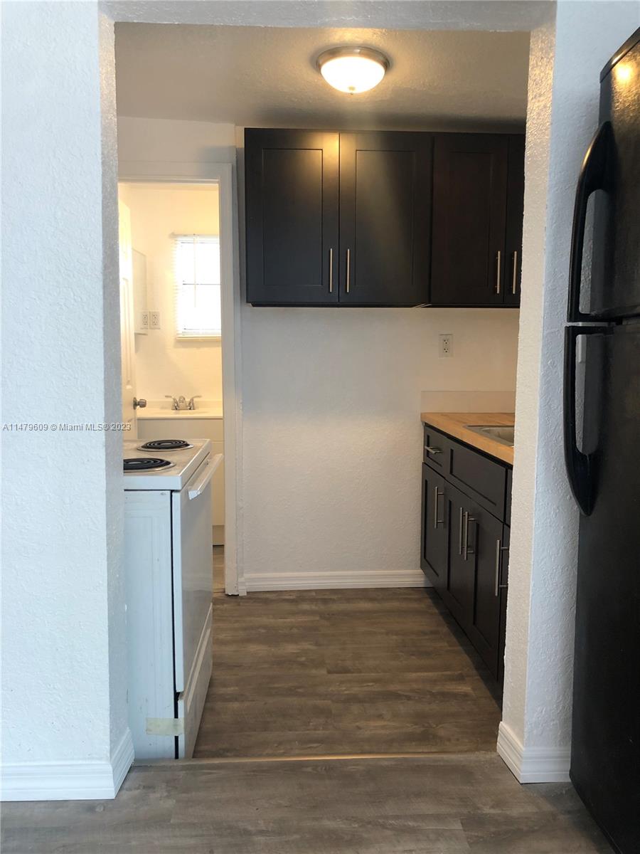 5738 Garfield St B, Hollywood, Florida 33021, 1 Bedroom Bedrooms, ,1 BathroomBathrooms,Residentiallease,For Rent,5738 Garfield St B,A11479609