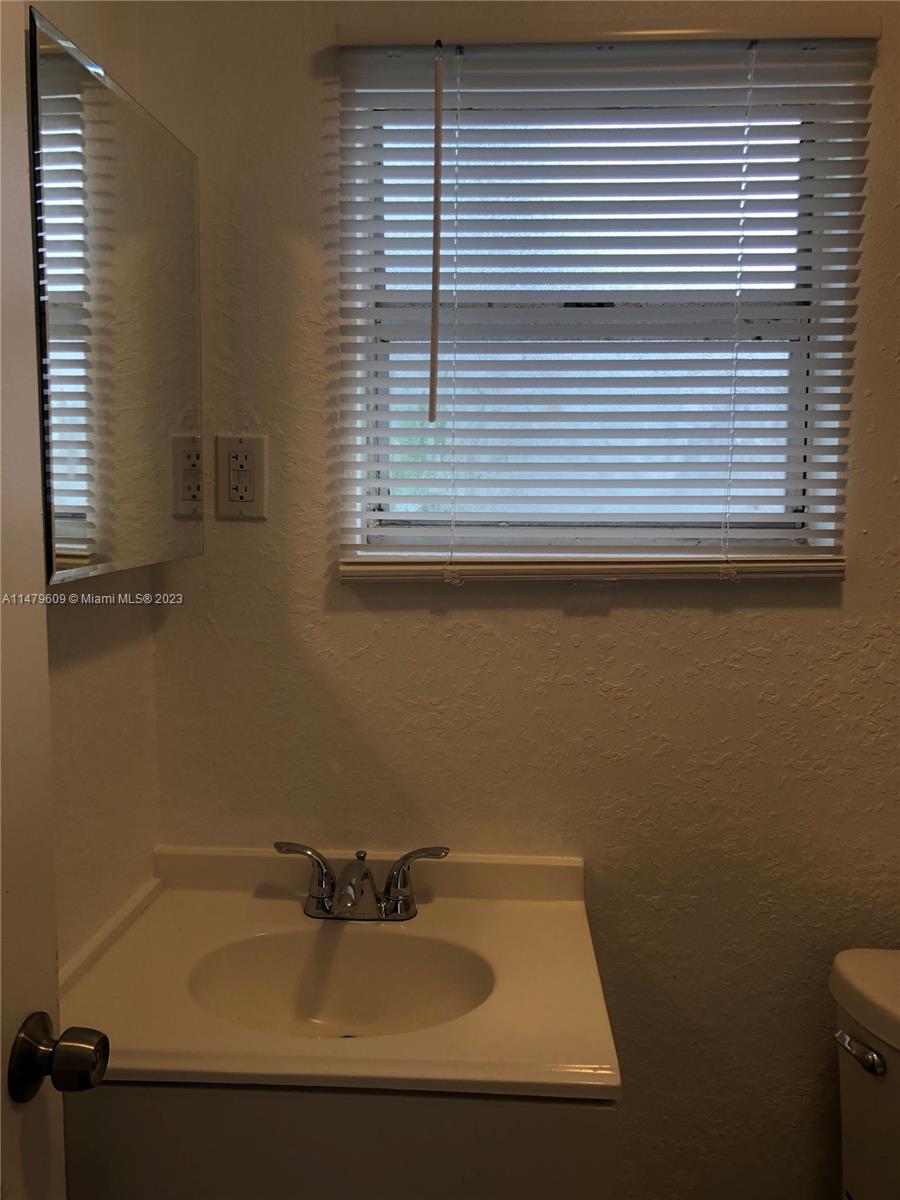 5738 Garfield St B, Hollywood, Florida 33021, 1 Bedroom Bedrooms, ,1 BathroomBathrooms,Residentiallease,For Rent,5738 Garfield St B,A11479609