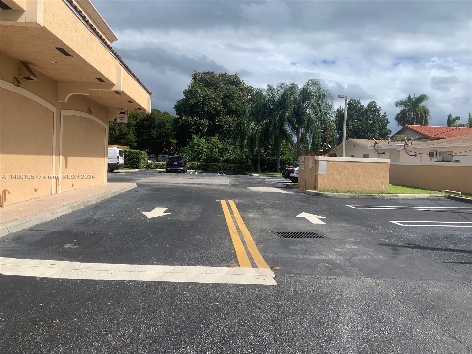 400 E Hallandale Beach Blvd, Hallandale Beach, Florida 33009, ,Commerciallease,For Rent,400 E Hallandale Beach Blvd,A11480105