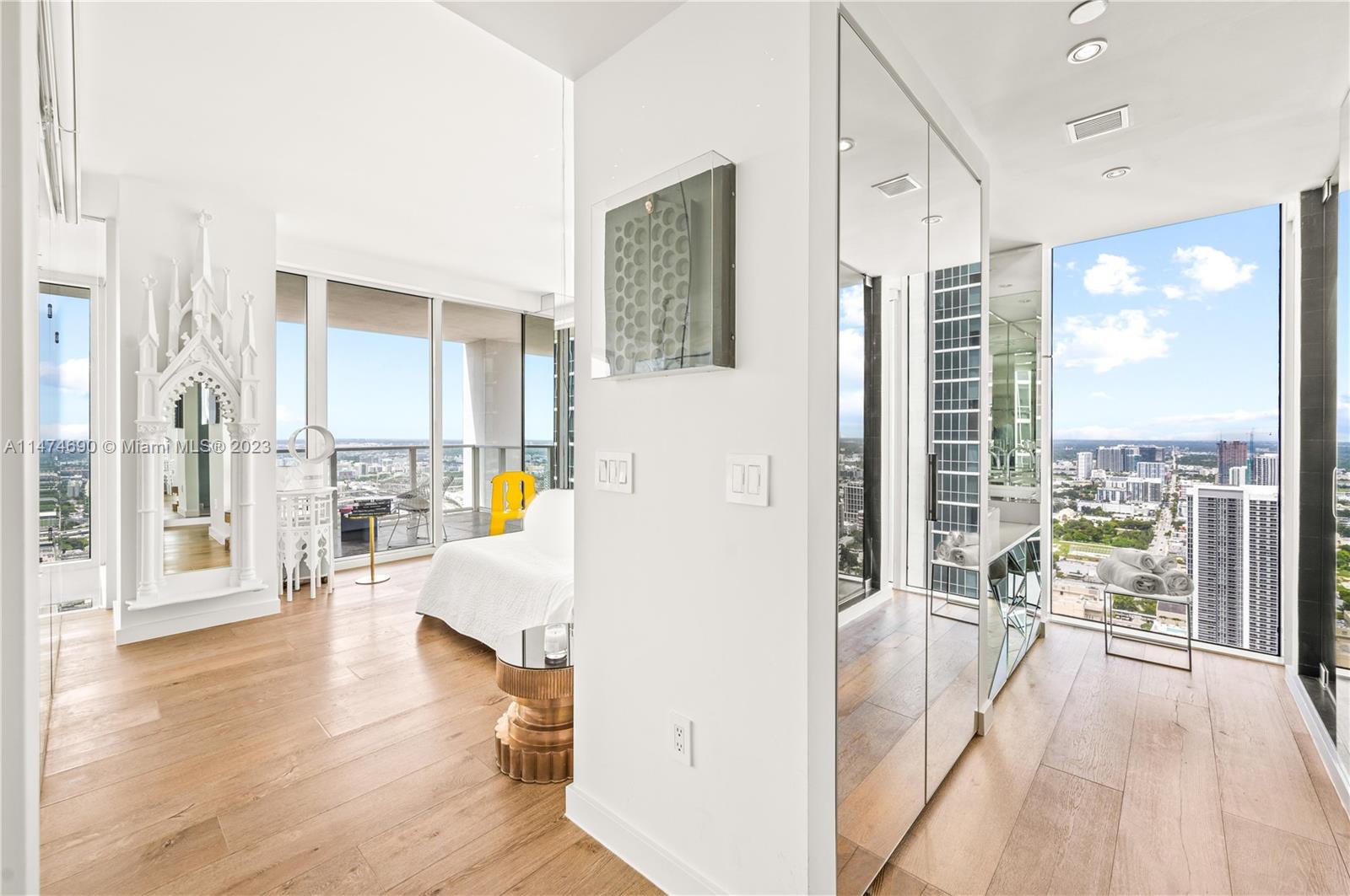 Guest Suite-2nd floor bedroom