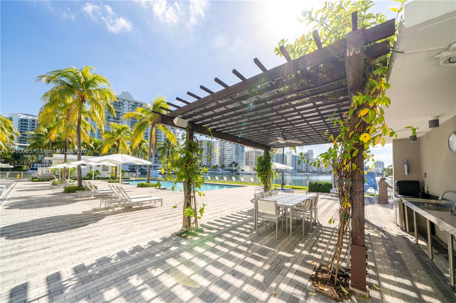 6010 Aqua Path, Miami Beach, FL, 33141 United States, 5 Bedrooms Bedrooms, ,4 BathroomsBathrooms,Residential,For Sale,Aqua Path,A11480085