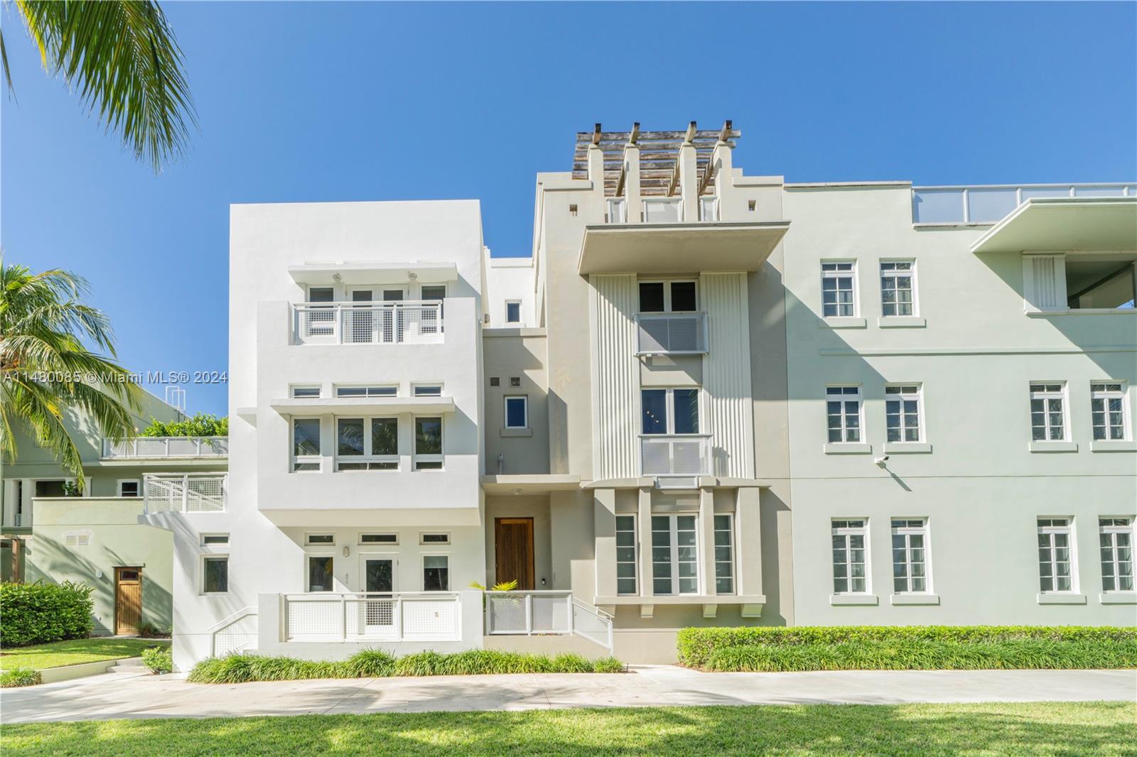 6010 Aqua Path, Miami Beach, FL, 33141 United States, 5 Bedrooms Bedrooms, ,4 BathroomsBathrooms,Residential,For Sale,Aqua Path,A11480085