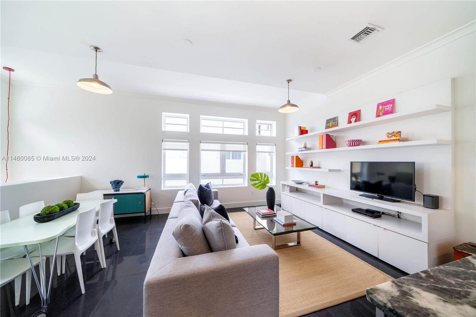 6010 Aqua Path, Miami Beach, FL, 33141 United States, 5 Bedrooms Bedrooms, ,4 BathroomsBathrooms,Residential,For Sale,Aqua Path,A11480085