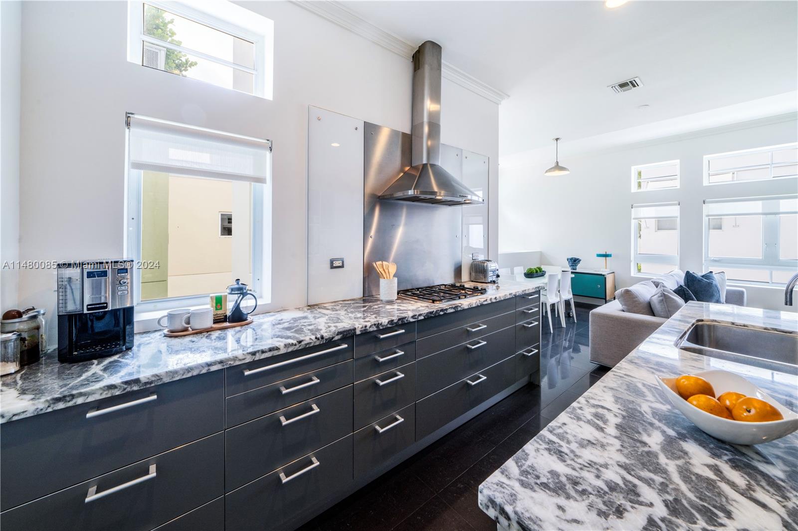 6010 Aqua Path, Miami Beach, FL, 33141 United States, 5 Bedrooms Bedrooms, ,4 BathroomsBathrooms,Residential,For Sale,Aqua Path,A11480085