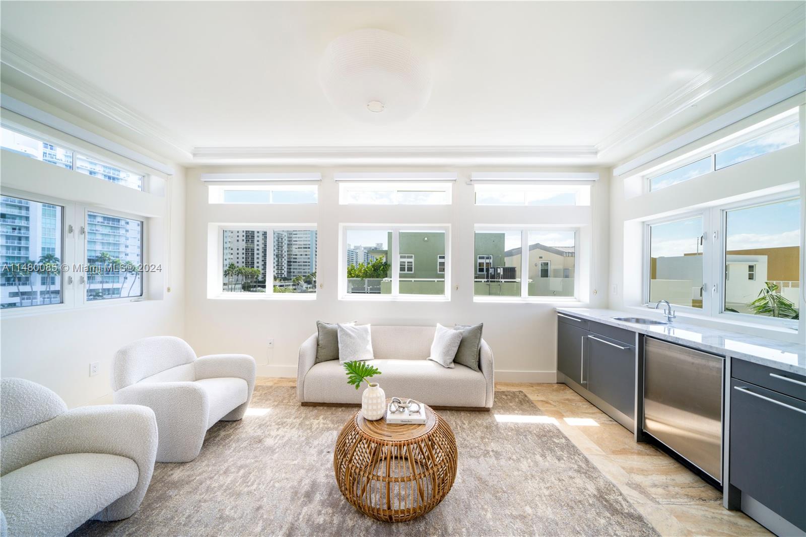 6010 Aqua Path, Miami Beach, FL, 33141 United States, 5 Bedrooms Bedrooms, ,4 BathroomsBathrooms,Residential,For Sale,Aqua Path,A11480085