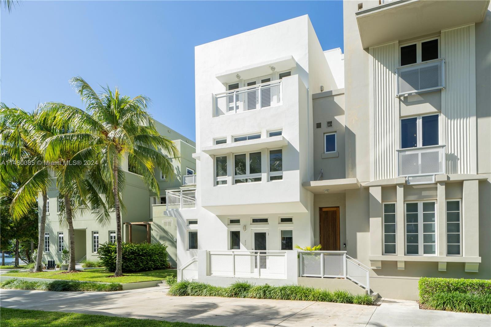6010 Aqua Path, Miami Beach, FL, 33141 United States, 5 Bedrooms Bedrooms, ,4 BathroomsBathrooms,Residential,For Sale,Aqua Path,A11480085