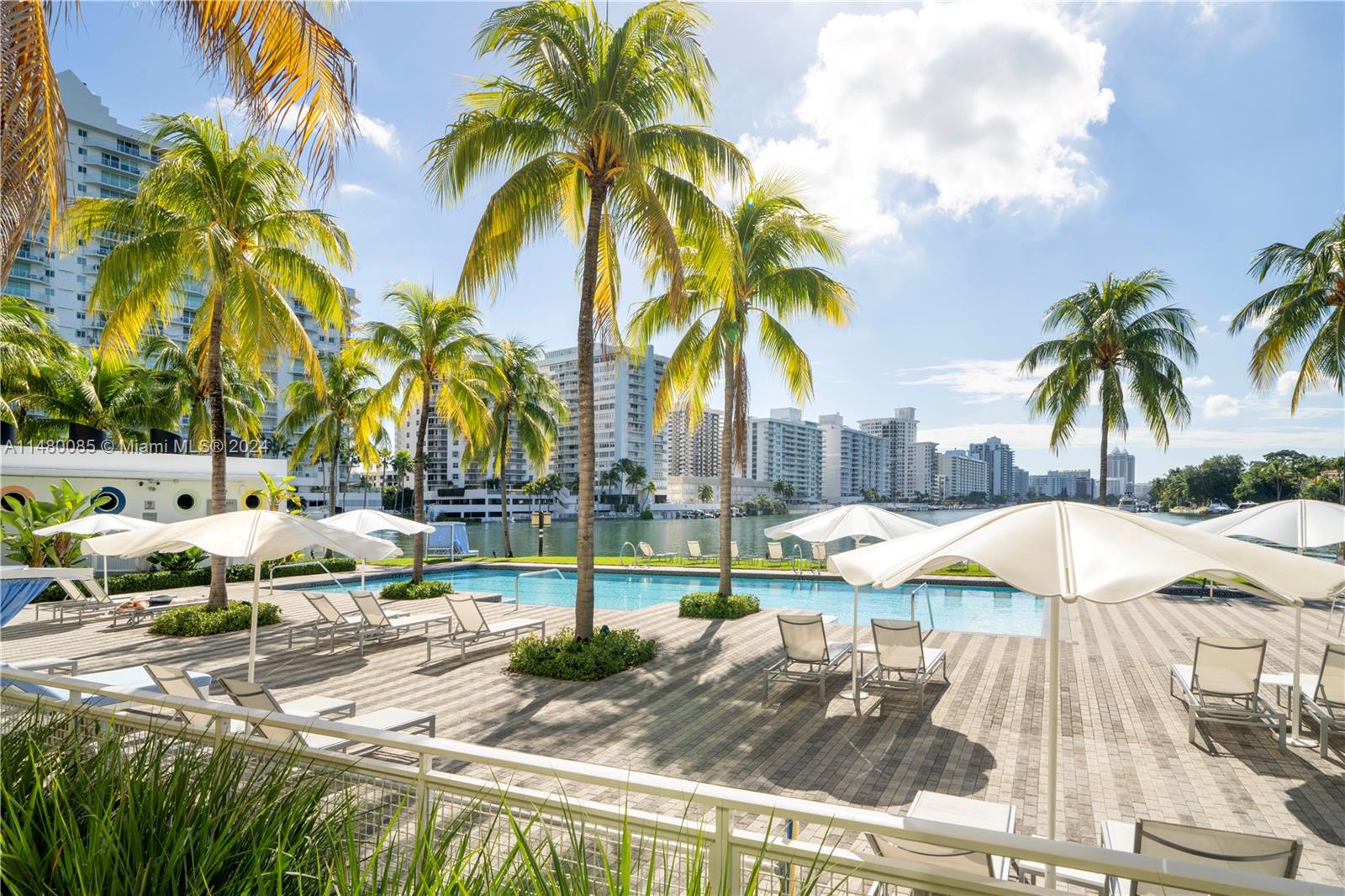 6010 Aqua Path, Miami Beach, FL, 33141 United States, 5 Bedrooms Bedrooms, ,4 BathroomsBathrooms,Residential,For Sale,Aqua Path,A11480085