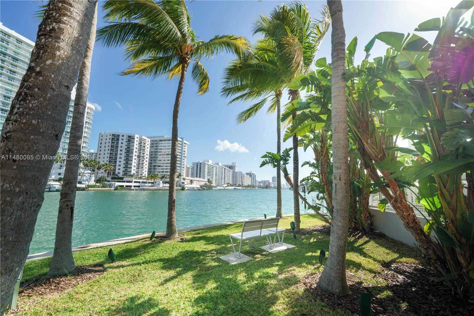 6010 Aqua Path, Miami Beach, FL, 33141 United States, 5 Bedrooms Bedrooms, ,4 BathroomsBathrooms,Residential,For Sale,Aqua Path,A11480085