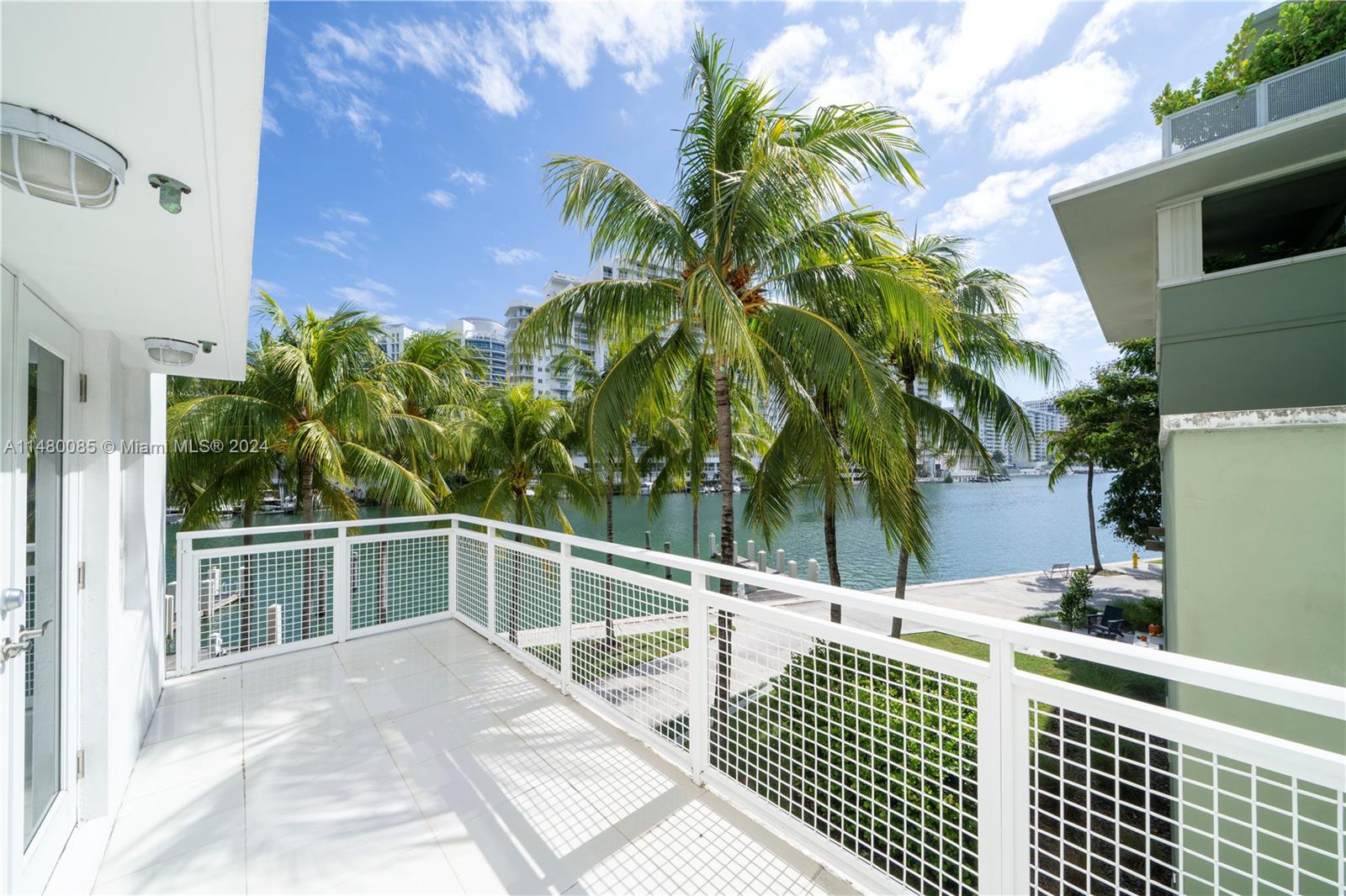 6010 Aqua Path, Miami Beach, FL, 33141 United States, 5 Bedrooms Bedrooms, ,4 BathroomsBathrooms,Residential,For Sale,Aqua Path,A11480085