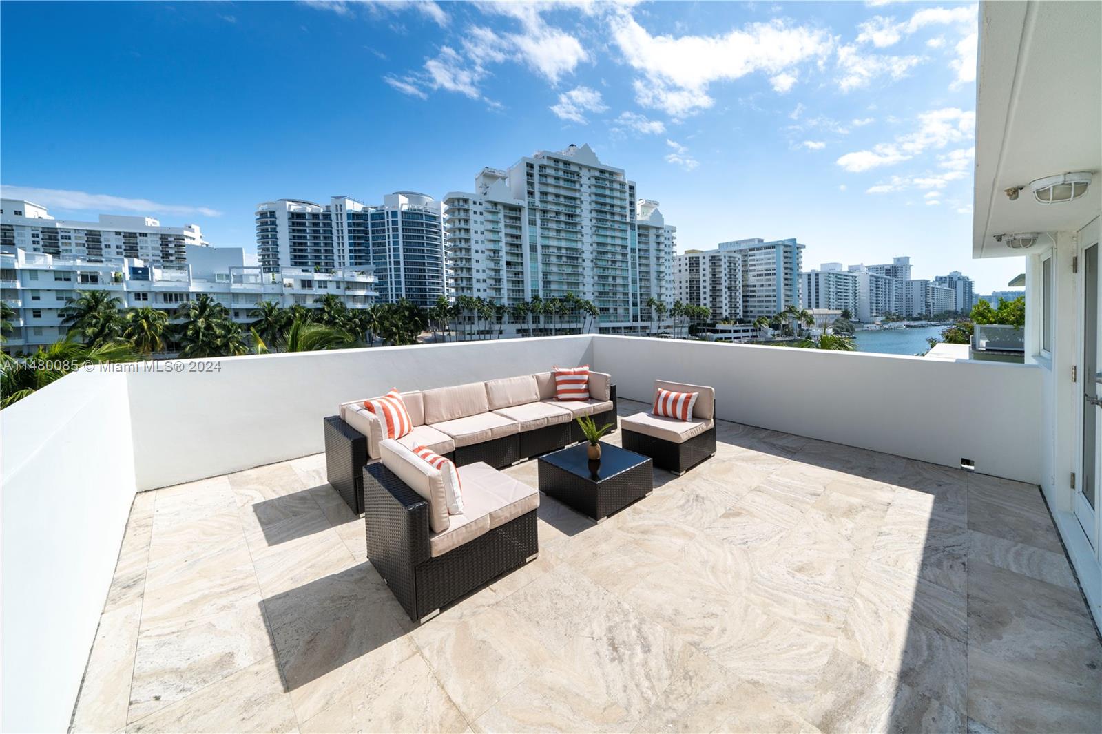 6010 Aqua Path, Miami Beach, FL, 33141 United States, 5 Bedrooms Bedrooms, ,4 BathroomsBathrooms,Residential,For Sale,Aqua Path,A11480085