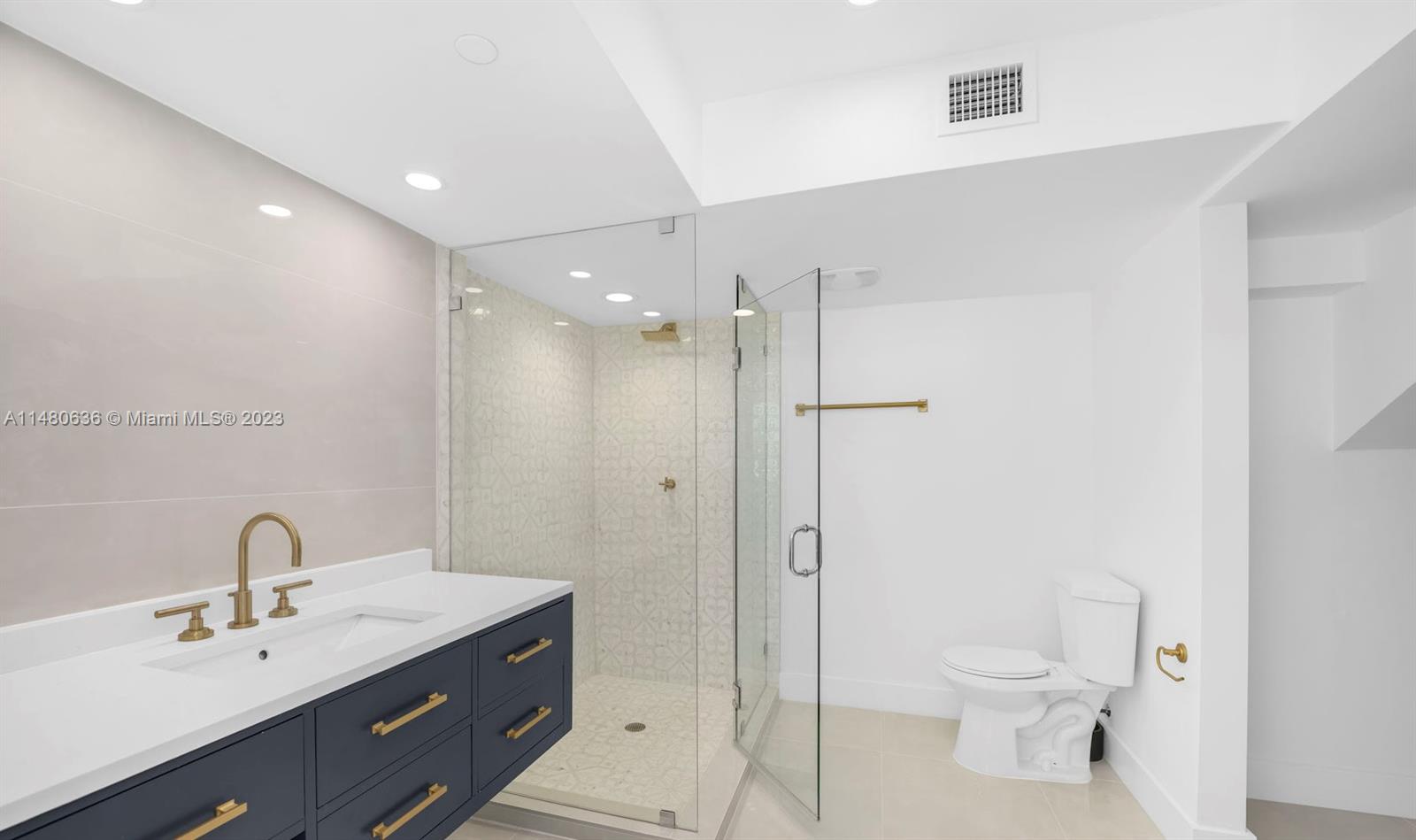 221 Jefferson Ave 10, Miami Beach, Florida 33139, 2 Bedrooms Bedrooms, ,2 BathroomsBathrooms,Residential,For Sale,221 Jefferson Ave 10,A11480636