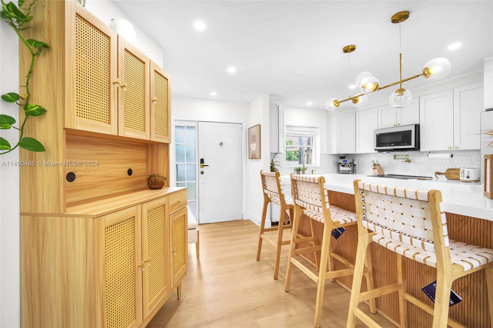 708 SE 3rd Avenue Ext 201, Hallandale Beach, Florida 33009, 2 Bedrooms Bedrooms, ,2 BathroomsBathrooms,Residential,For Sale,708 SE 3rd Avenue Ext 201,A11480486