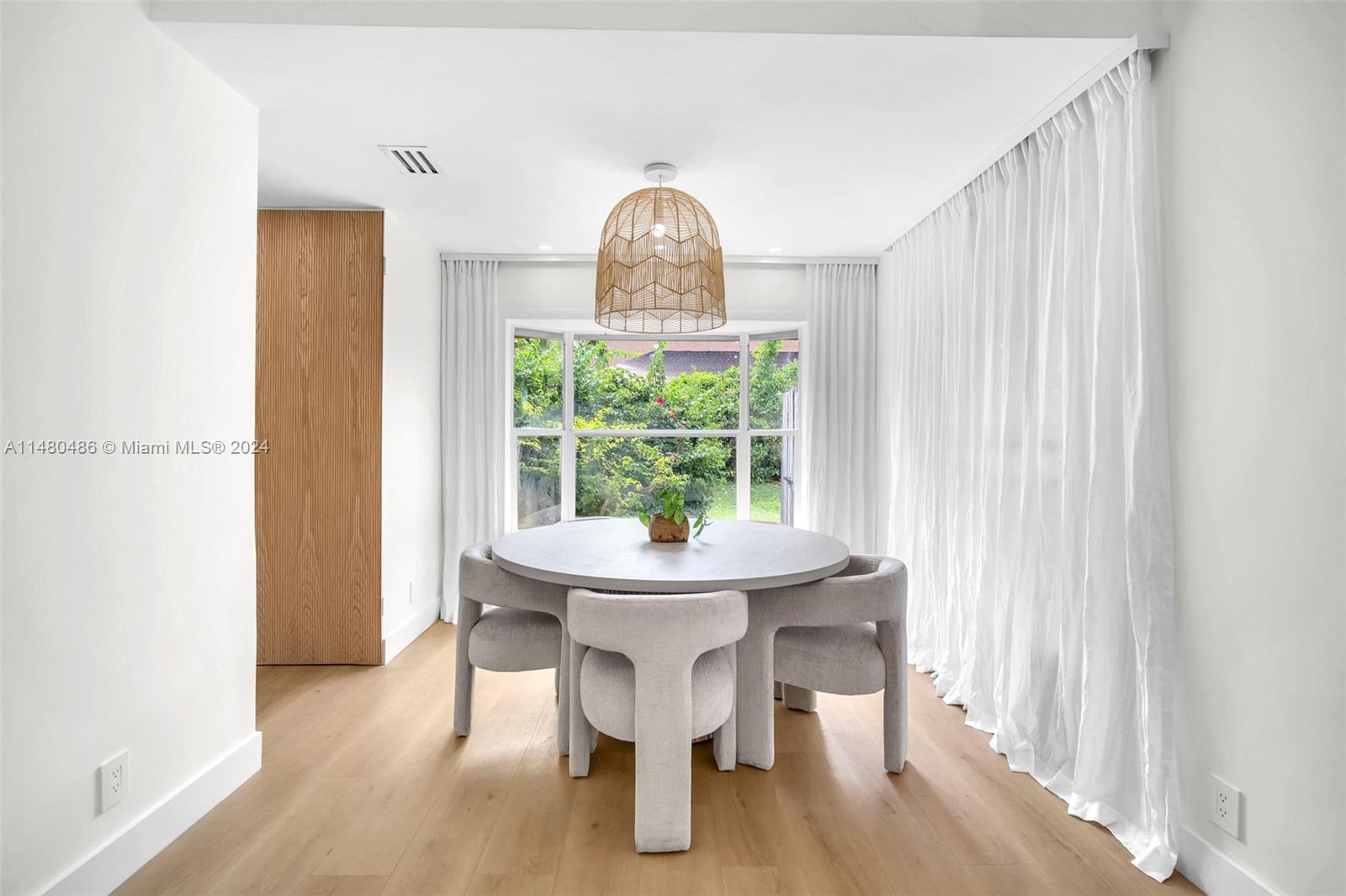 708 SE 3rd Avenue Ext 201, Hallandale Beach, Florida 33009, 2 Bedrooms Bedrooms, ,2 BathroomsBathrooms,Residential,For Sale,708 SE 3rd Avenue Ext 201,A11480486