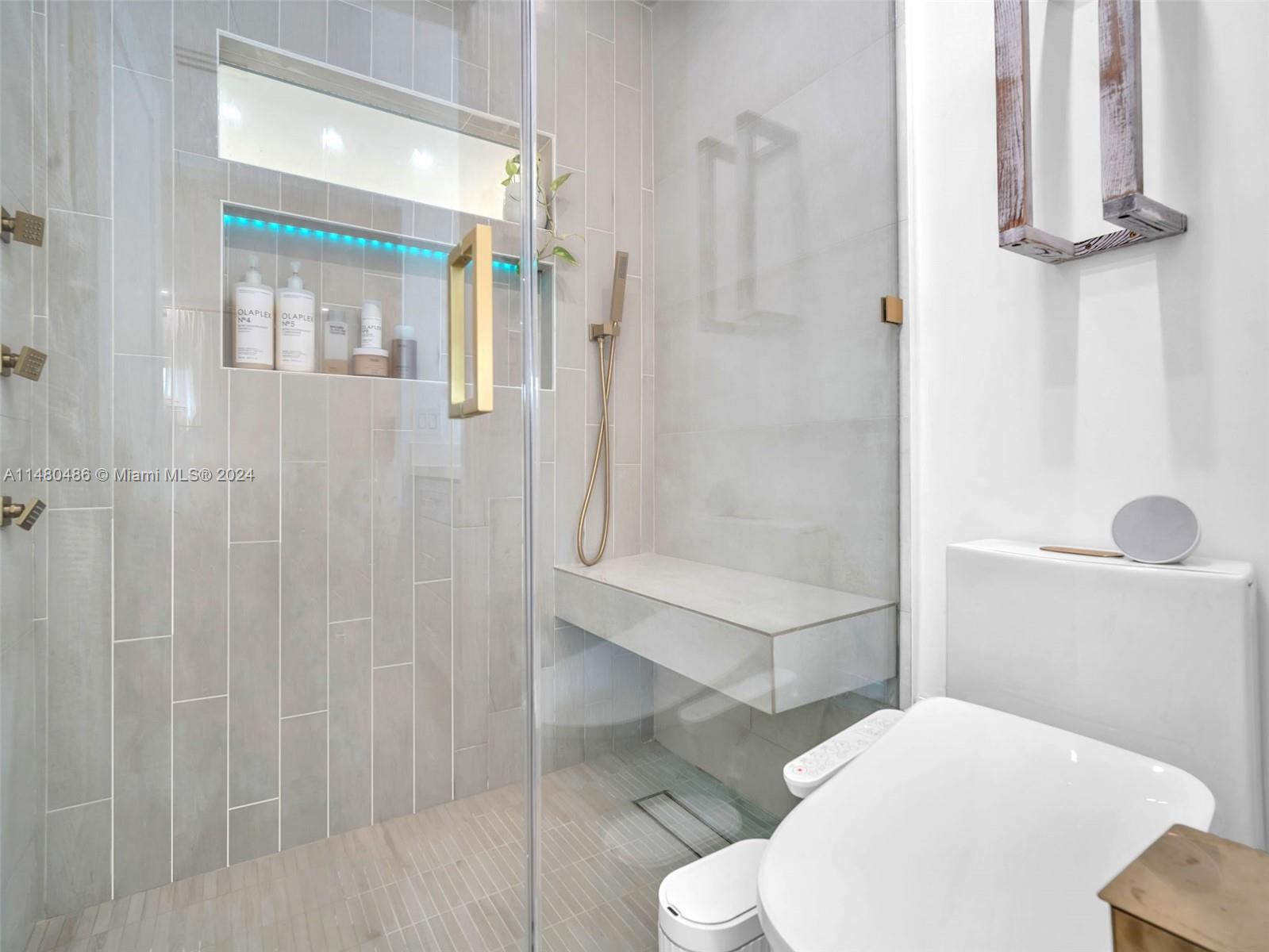 708 SE 3rd Avenue Ext 201, Hallandale Beach, Florida 33009, 2 Bedrooms Bedrooms, ,2 BathroomsBathrooms,Residential,For Sale,708 SE 3rd Avenue Ext 201,A11480486