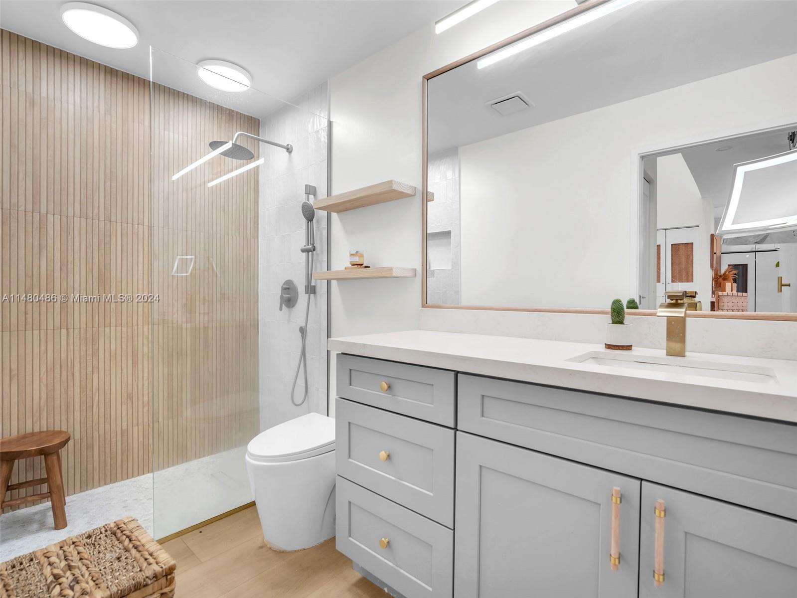 708 SE 3rd Avenue Ext 201, Hallandale Beach, Florida 33009, 2 Bedrooms Bedrooms, ,2 BathroomsBathrooms,Residential,For Sale,708 SE 3rd Avenue Ext 201,A11480486