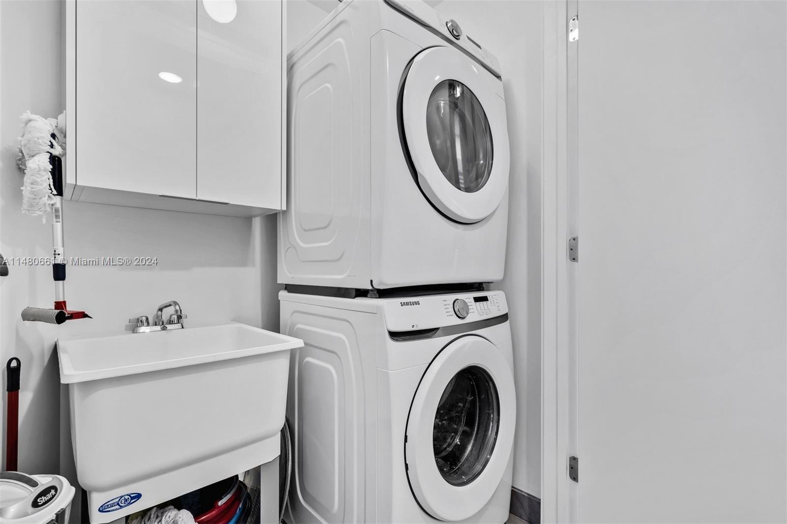 6800 Indian Creek Dr, Miami Beach, FL, 33141 United States, 4 Bedrooms Bedrooms, ,3 BathroomsBathrooms,Residential,For Sale,Indian Creek Dr,A11480661