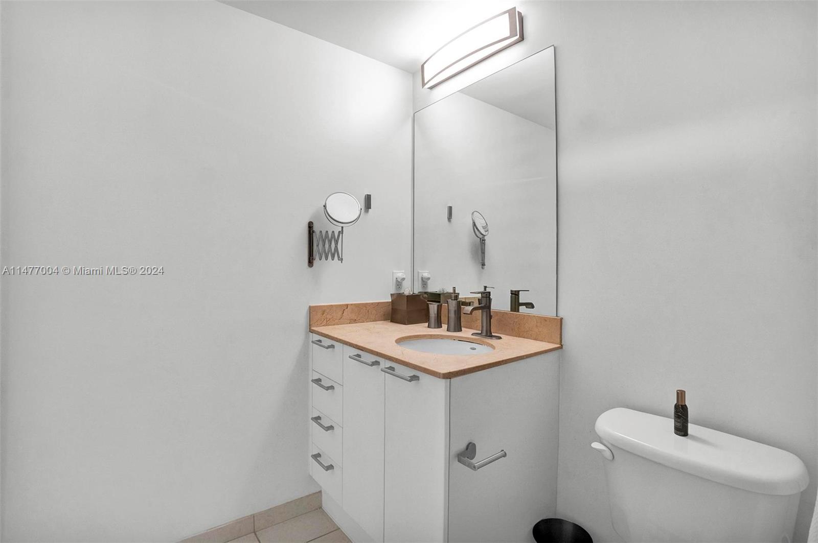 140 S Dixie Hwy 702, Hollywood, Florida 33020, 1 Bedroom Bedrooms, ,1 BathroomBathrooms,Residential,For Sale,140 S Dixie Hwy 702,A11477004