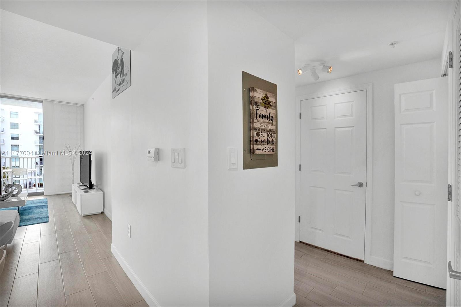 140 S Dixie Hwy 702, Hollywood, Florida 33020, 1 Bedroom Bedrooms, ,1 BathroomBathrooms,Residential,For Sale,140 S Dixie Hwy 702,A11477004