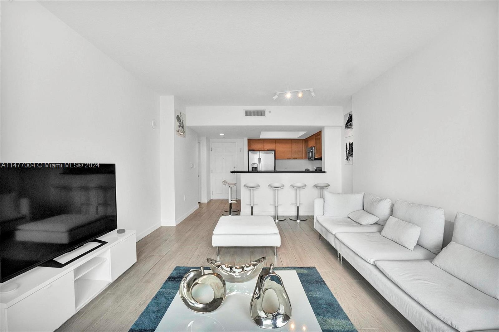 140 S Dixie Hwy 702, Hollywood, Florida 33020, 1 Bedroom Bedrooms, ,1 BathroomBathrooms,Residential,For Sale,140 S Dixie Hwy 702,A11477004