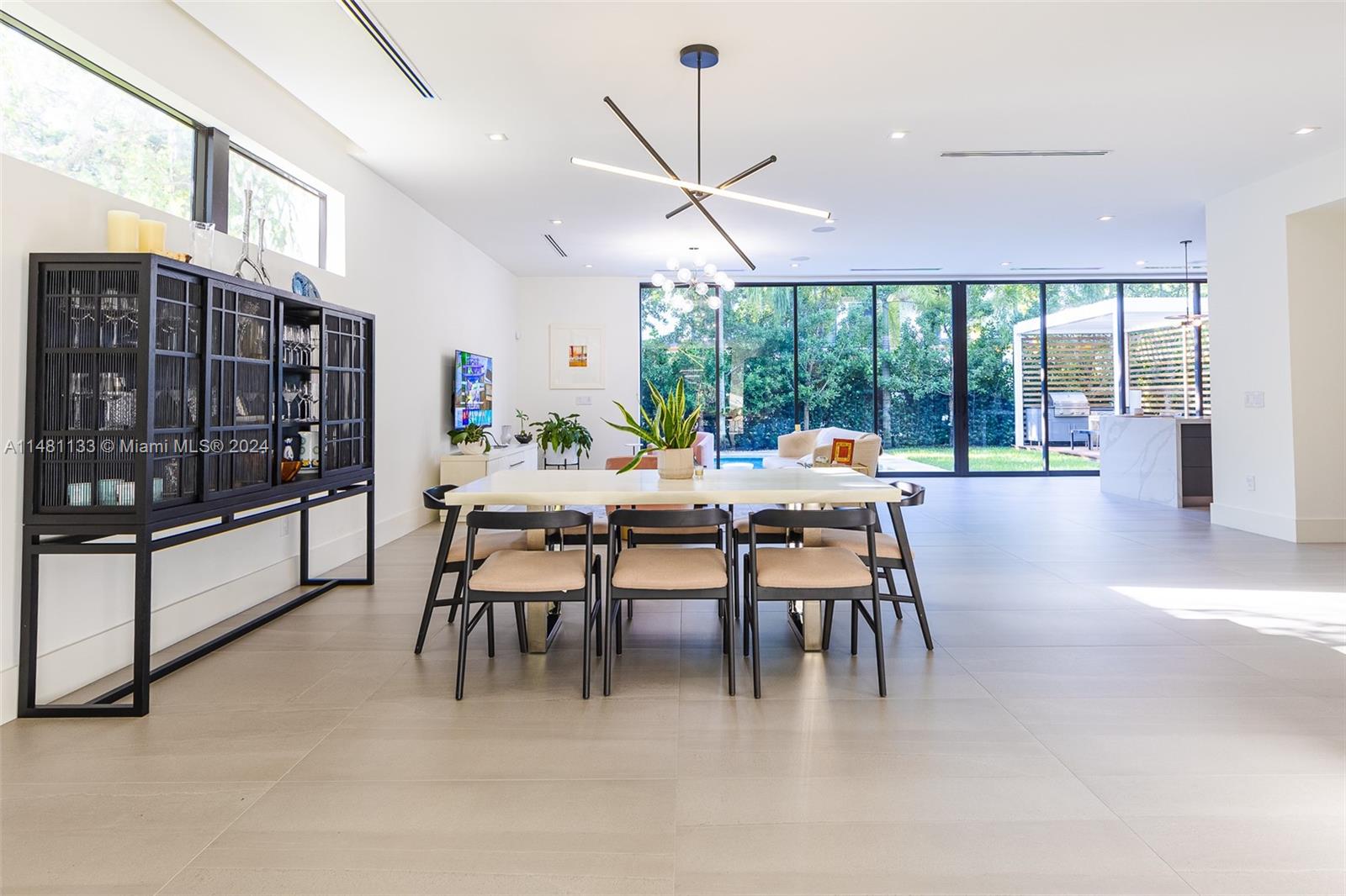 6000 79th St, South Miami, FL, 33143 United States, 5 Bedrooms Bedrooms, ,5 BathroomsBathrooms,Residential,For Sale,79th St,A11481133