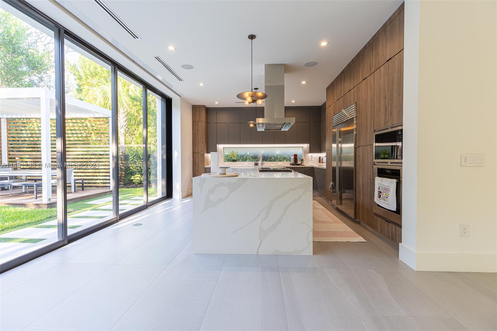 6000 79th St, South Miami, FL, 33143 United States, 5 Bedrooms Bedrooms, ,5 BathroomsBathrooms,Residential,For Sale,79th St,A11481133